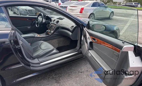 2004 Mercedes-Benz Sl 500 z USA, uszkodzony, nr VIN WDBSK75F54F070815